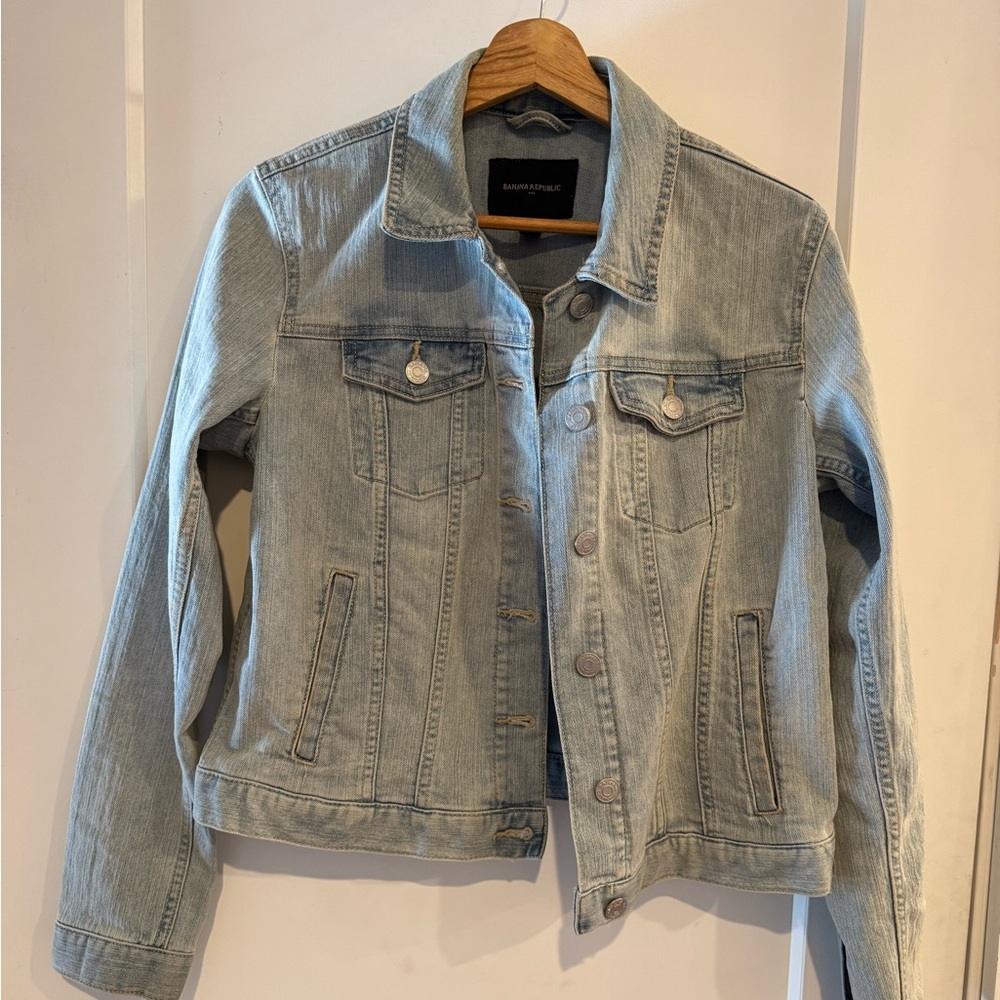 Banana Republic cropped jean jacket